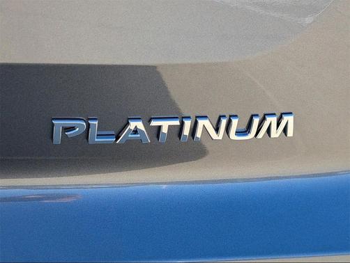 2025 Nissan Pathfinder Platinum FWD