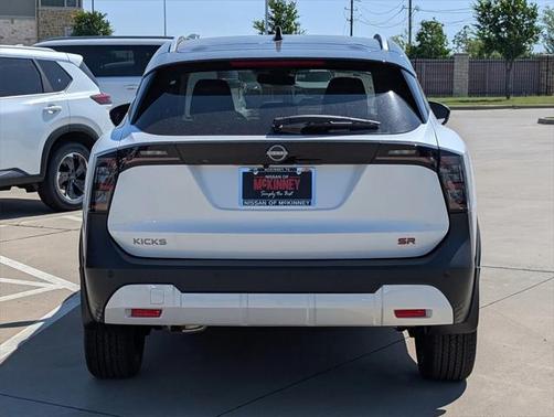 2025 Nissan Kicks SR