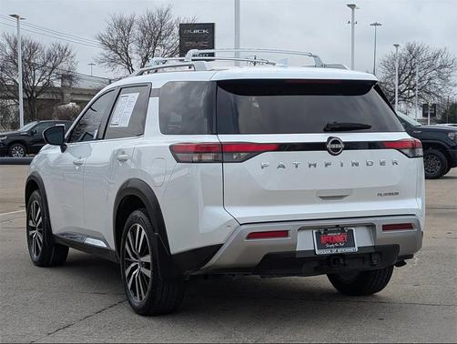 2025 Nissan Pathfinder Platinum FWD