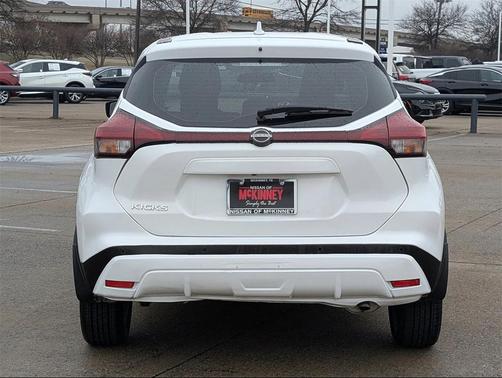 2025 Nissan Kicks S