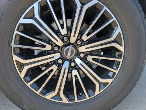 2025 Nissan Armada SL 2WD