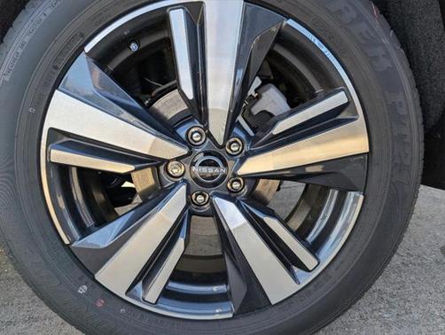 2025 Nissan Rogue SL