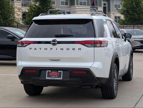 Everest White Pearl Tricoat 2026 Nissan Pathfinder SV