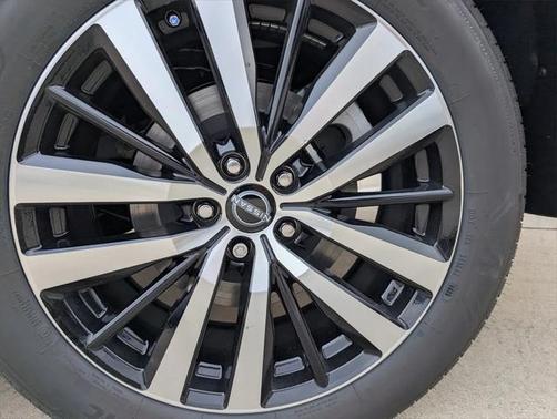 2025 Nissan Pathfinder Platinum 4WD