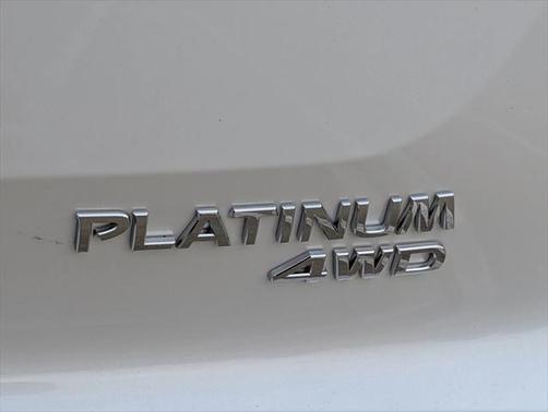 2025 Nissan Pathfinder Platinum 4WD