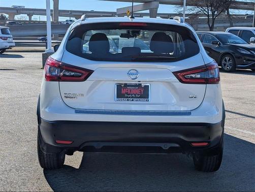 2022 Nissan Rogue Sport SV