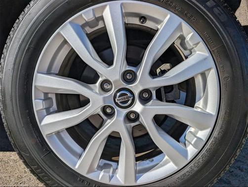 2022 Nissan Rogue Sport SV