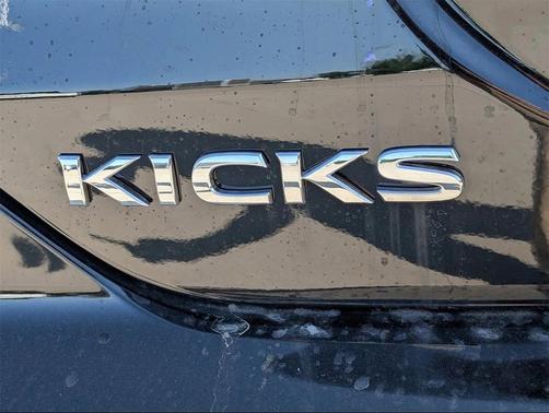 2025 Nissan Kicks S