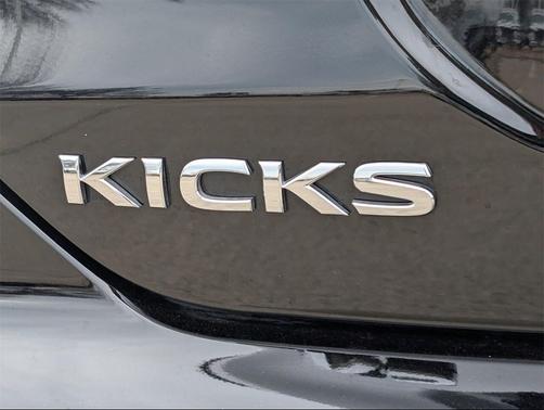 2025 Nissan Kicks S