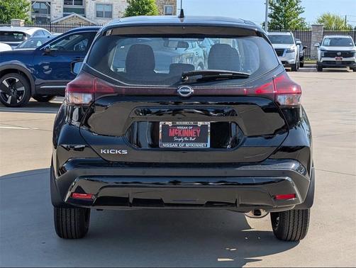 2025 Nissan Kicks S