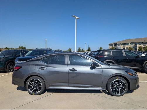 2025 Nissan Sentra SR