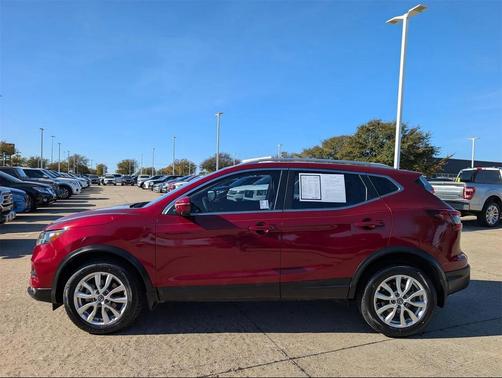 2022 Nissan Rogue Sport SV