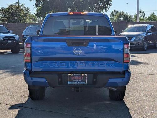 2025 Nissan Frontier SV