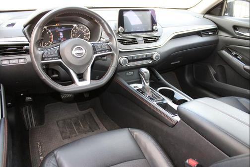 2025 Nissan Altima SR FWD
