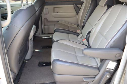 Clear White 2018 Kia Sedona LX