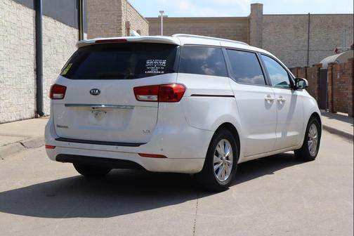 Clear White 2018 Kia Sedona LX