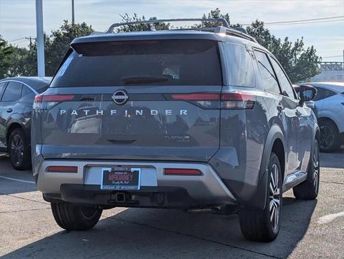 2025 Nissan Pathfinder Platinum 4WD
