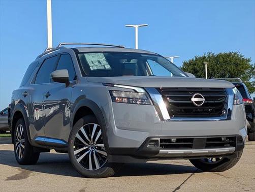 2025 Nissan Pathfinder Platinum 4WD