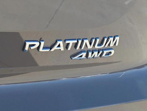 2025 Nissan Pathfinder Platinum 4WD