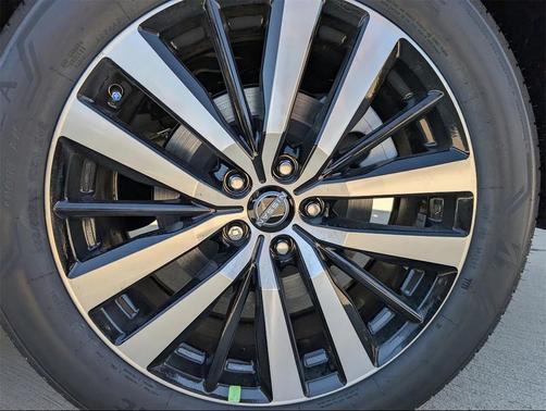 2025 Nissan Pathfinder Platinum FWD