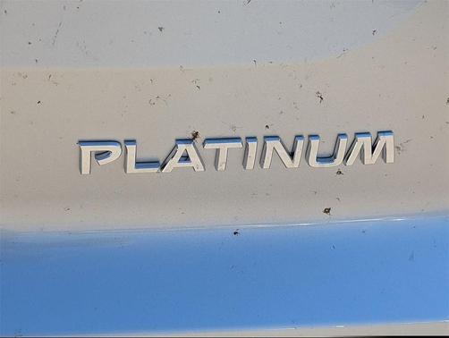 2025 Nissan Pathfinder Platinum FWD
