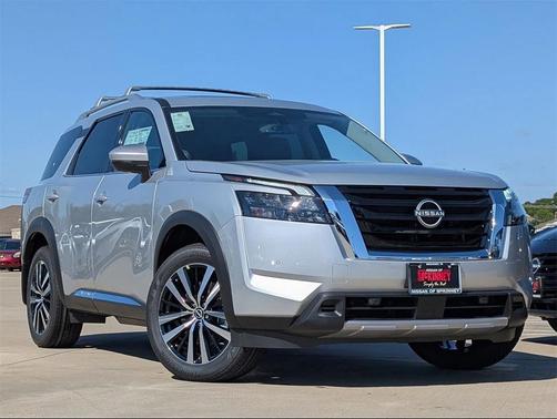 2025 Nissan Pathfinder Platinum FWD