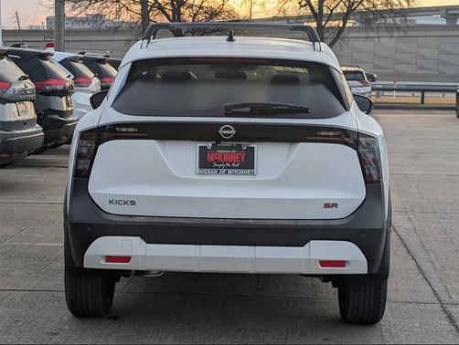 2026 Nissan Kicks SR