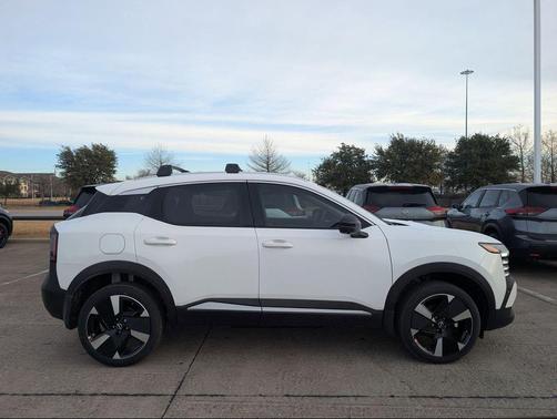 Aspen White Tricoat 2026 Nissan Kicks SR