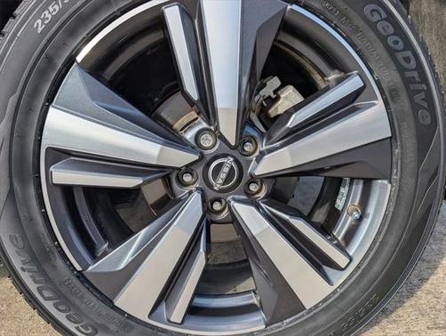 2022 Nissan Rogue SL
