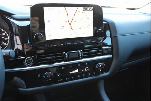 2023 Nissan Pathfinder SL FWD