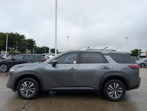 2023 Nissan Pathfinder SL FWD