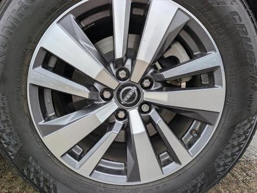 2023 Nissan Pathfinder SL FWD