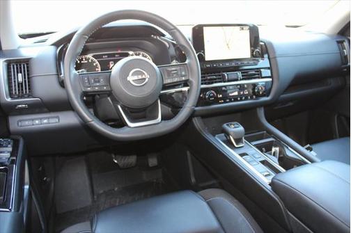 2023 Nissan Pathfinder SL FWD