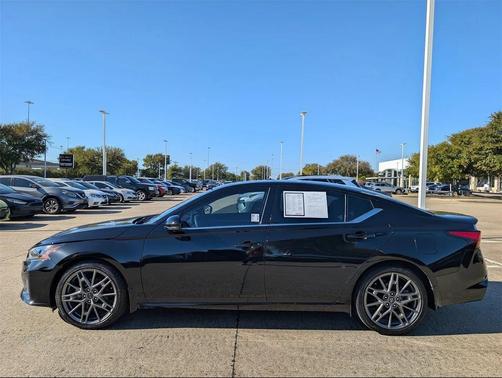 2023 Nissan Altima SR VC-Turbo FWD