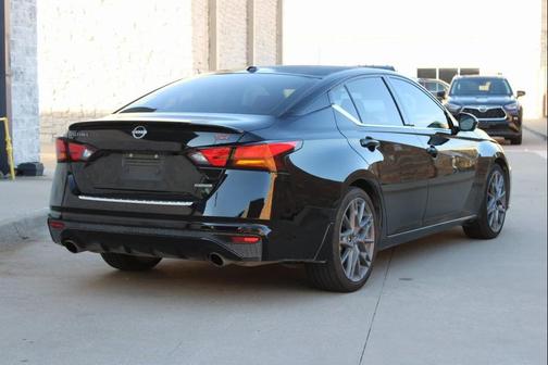 2023 Nissan Altima SR VC-Turbo FWD