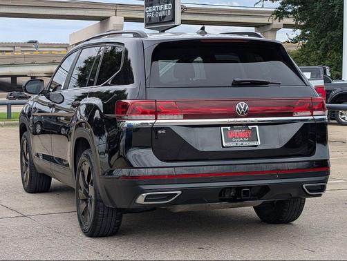 Deep Black Pearl 2024 Volkswagen Atlas 2.0T SE w/Technology
