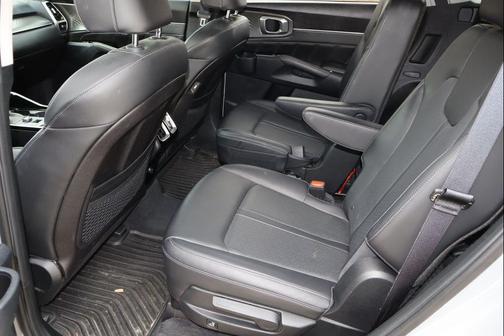 Wolf Gray 2023 Kia Sorento SX