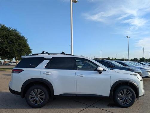 2025 Nissan Pathfinder SV FWD