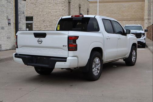 Glacier White 2024 Nissan Frontier SV