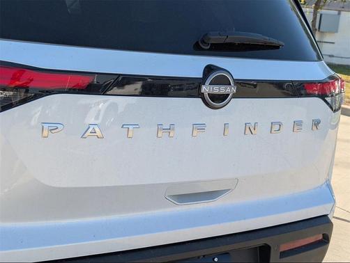 2025 Nissan Pathfinder SV FWD