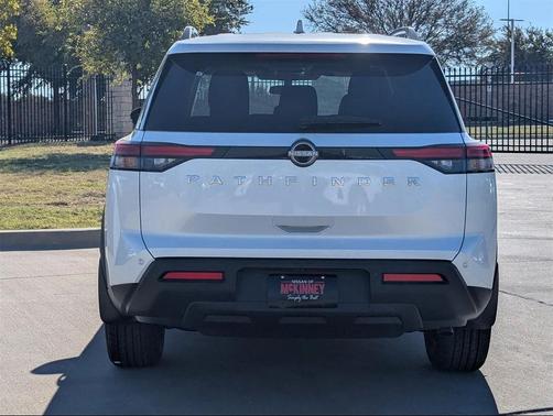 2025 Nissan Pathfinder SV FWD