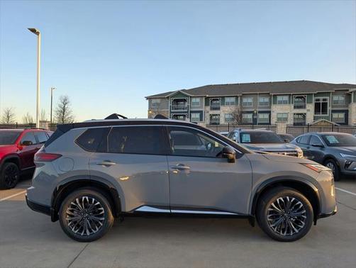 2025 Nissan Rogue Platinum