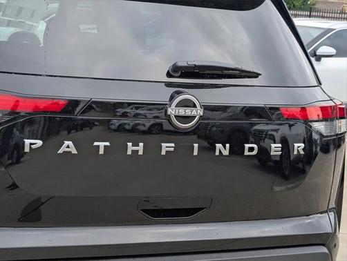 2025 Nissan Pathfinder S FWD