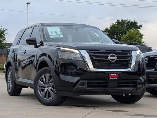 2025 Nissan Pathfinder S FWD