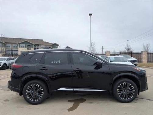 2025 Nissan Rogue Platinum