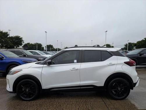 2021 Nissan Kicks SR