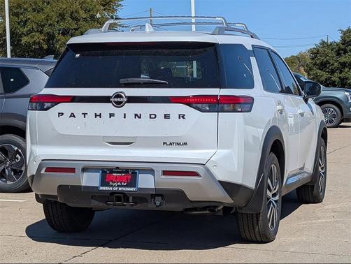 2025 Nissan Pathfinder Platinum FWD