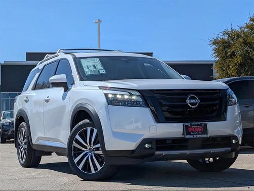 2025 Nissan Pathfinder Platinum FWD