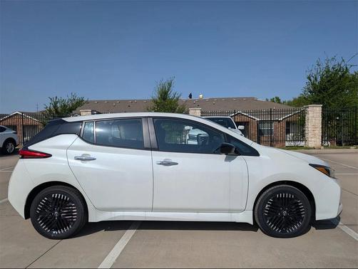 2025 Nissan Leaf SV PLUS