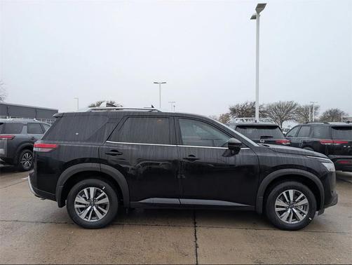 2025 Nissan Pathfinder SL 4WD